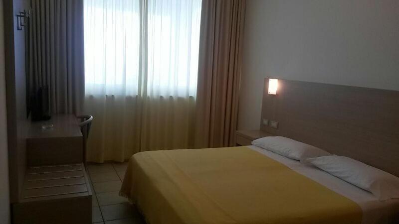 Hotel Miramare Джулианова Экстерьер фото