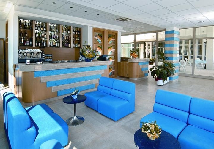 Hotel Miramare Джулианова Экстерьер фото